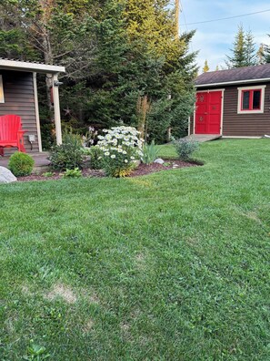 Rumah, 2 kamar tidur | Taman