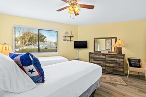 2 bedrooms, iron/ironing board, WiFi, bed sheets - Ground Floor Condo with Onsite Pool View & Access, Patio, Central AC, & WiFi (Miramar Beach)