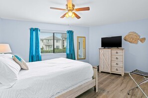 2 bedrooms, iron/ironing board, WiFi, bed sheets - Ground Floor Condo with Onsite Pool View & Access, Patio, Central AC, & WiFi (Miramar Beach)