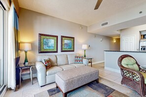 TV, DVD player, offices - Convenient, family-friendly condo w/Gulf views, shared pool, tennis, gym (Miramar Beach)