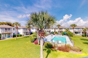 Pool - Miramar Beach condo with heated pool on-site, private balcony, washer&dryer, AC (Miramar Beach)