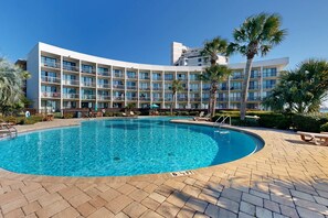 Pool - Cozy waterfront condo with central AC, beach access, on-site pool (Fort Walton Beach)