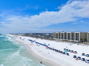 Beach nearby - Cozy coastal condo with shared pool, wifi and beach access (Fort Walton Beach)