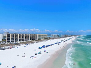Beach nearby - Cozy coastal condo with shared pool, wifi and beach access (Fort Walton Beach)