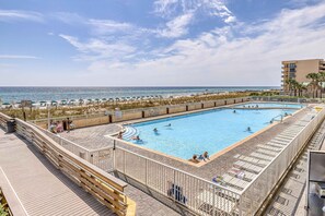 Pool - Beachfront condo with balcony, Gulf views, pools & fitness room (Fort Walton Beach)