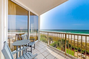 Property grounds - Beachfront condo with balcony, Gulf views, pools & fitness room (Fort Walton Beach)