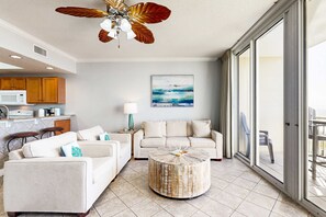 TV, offices - Beachfront condo with beach access, Gulf views, pools & balcony (Fort Walton Beach)