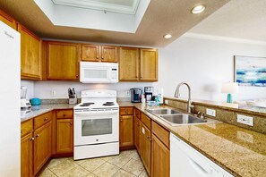Fridge, microwave, oven, stovetop - Beachfront condo with beach access, Gulf views, pools & balcony (Fort Walton Beach)