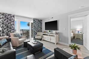 TV, offices - Sunny, beachfront condo with shared pool, free WiFi, & Gulf views (Fort Walton Beach)