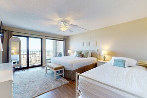 2 bedrooms, WiFi, bed sheets - Beachfront condo with Gulf views, pool, tennis, gym, & private balcony (Fort Walton Beach)