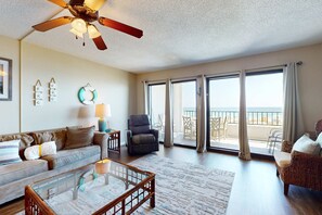TV, offices - Beachfront condo with Gulf views, pool, tennis, gym, & private balcony (Fort Walton Beach)
