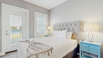 4 bedrooms, iron/ironing board, Internet, bed sheets