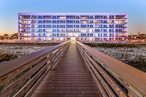 Exterior - Blu 105 - Gulf-front condo with pools and seasonal beach service in a gated community (Fort Walton Beach)