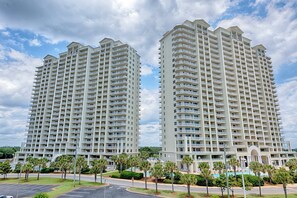 Exterior - Unique & well-equipped condo on the 17th floor w/beach views & shared pool (Miramar Beach)