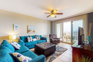 TV, DVD player, offices - Unique & well-equipped condo on the 17th floor w/beach views & shared pool (Miramar Beach)
