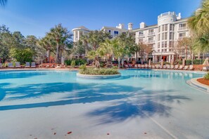 Pool - Beautiful condo with private W&D & pool - a mile and a half to the beach (Miramar Beach)