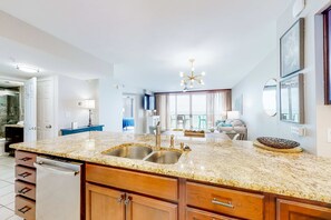 Interior - Island Princess 412- Beachfront condo with pool, hot tub, gym access, balcony (Fort Walton Beach)