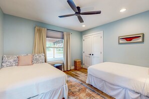 2 habitaciones, tabla de planchar con plancha, wifi y ropa de cama