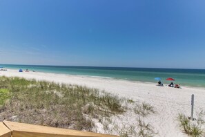 Beach nearby - Renovated oceanfront condo with lanai, pool, hot tub & view - snowbird-friendly (Mexico Beach)