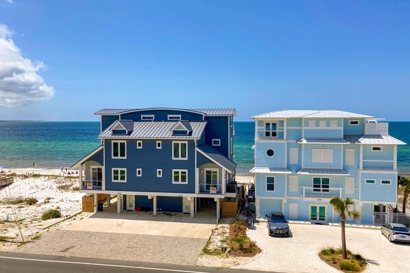 Exterior - Renovated oceanfront condo with lanai, pool, hot tub & view - snowbird-friendly (Mexico Beach)