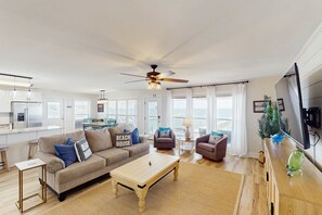 TV, offices - Gorgeous bayfront home, Private dock, Gas grill, Wifi, Washer and dryer (Eastpoint)