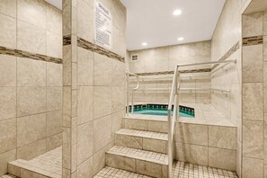 Pool - Cozy coastal escape condo with shared pool, Beach access, Gym and Sauna (Fort Walton Beach)