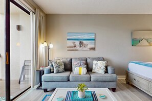 Iron/ironing board, WiFi, bed sheets - Cozy soundfront studio with shared pool & close to beach (Fort Walton Beach)