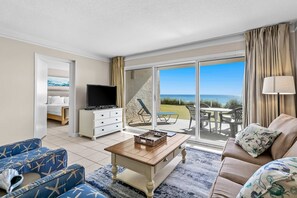 TV, DVD player, offices - Gulf and beachfront condo with furnished patio, outdoor pool, gym & tennis (Miramar Beach)