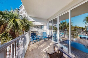 Property grounds - Destin West Gulfside 207 - 2nd-floor condo with partial Gulf view & beach service - near Shopping&Dining (Fort Walton Beach)