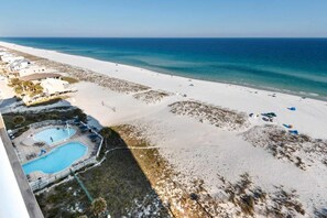 On the beach - 11th floor oceanfront condo with pool, hot tub, ocean view, W/D, and central AC (Pensacola Beach)