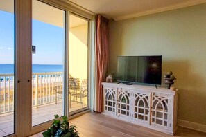 Interior - Beachfront 3rd Floor Condo w/Private Balcony, Shared Heated Pool, Beach Access (Fort Walton Beach)