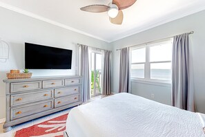 2 bedrooms, iron/ironing board, WiFi, bed sheets - Third-floor, beachfront condo with views, washer&dryer, heated pool (Pensacola Beach)