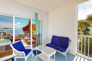 Property grounds - Second-story waterfront condo with pool view, W/D, AC - perfect location (Pensacola Beach)