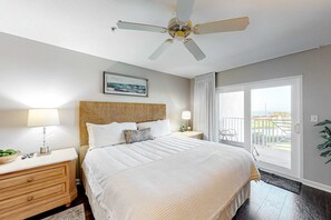 2 bedrooms, iron/ironing board, WiFi, bed sheets - 3rd Floor Condo with Shared Pools,Tennis, Private W&D, WiFi, and Central AC (Miramar Beach)