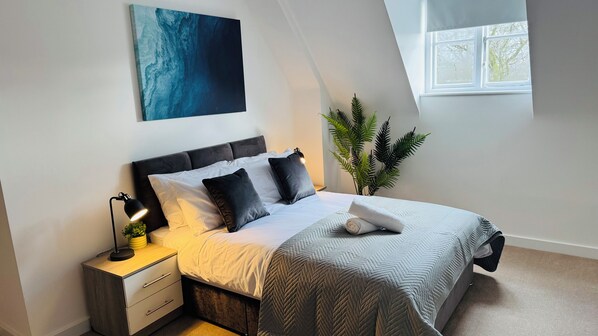 Apartment, 2 Bedrooms, Non Smoking | Iron/ironing board, free WiFi, bed sheets - The Square Apartments  (Swindon)
