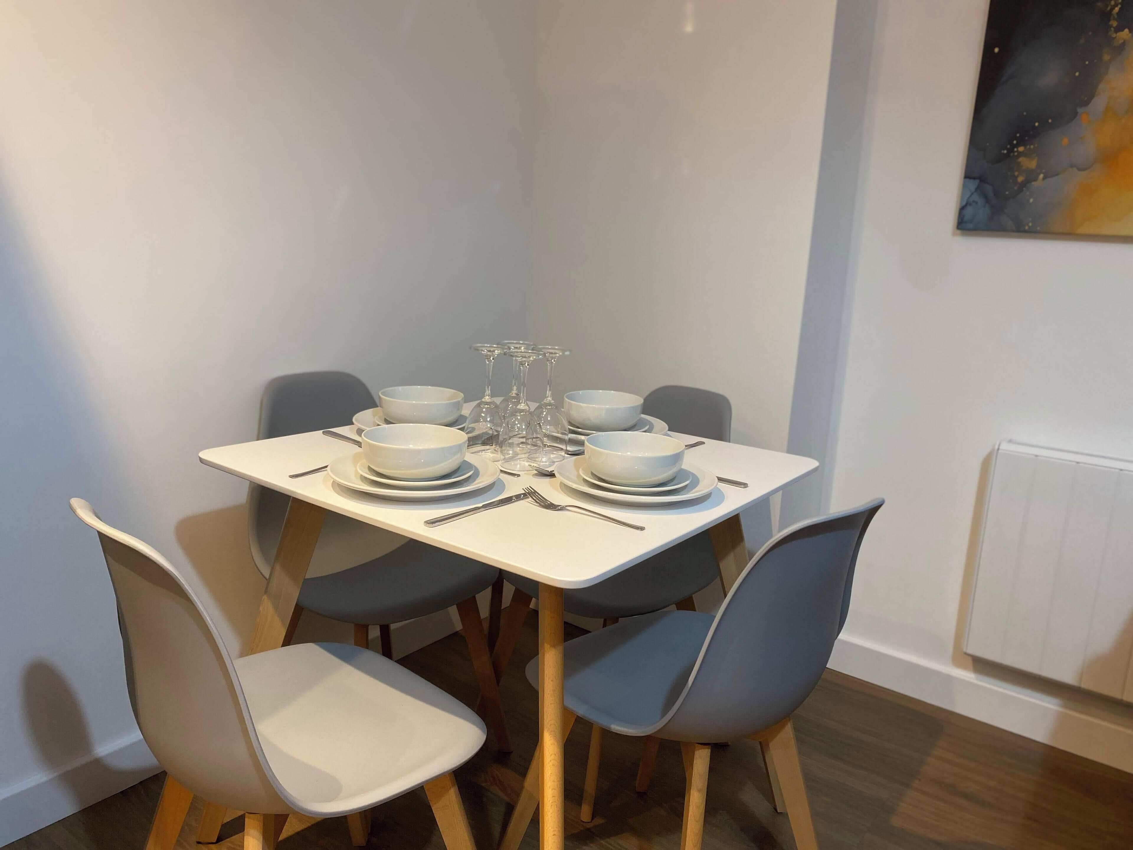 Apartment, 2 Bedrooms, Non Smoking | In-room dining