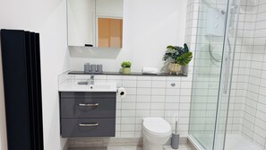 Apartment, 2 Bedrooms, Non Smoking | Bathroom - The Square Apartments  (Swindon)