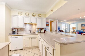 Fridge, microwave, oven, stovetop - Gulf-View Corner Condo at Mainsail Resort | Pools, Sauna, Hot Tub & Tennis (Miramar Beach)