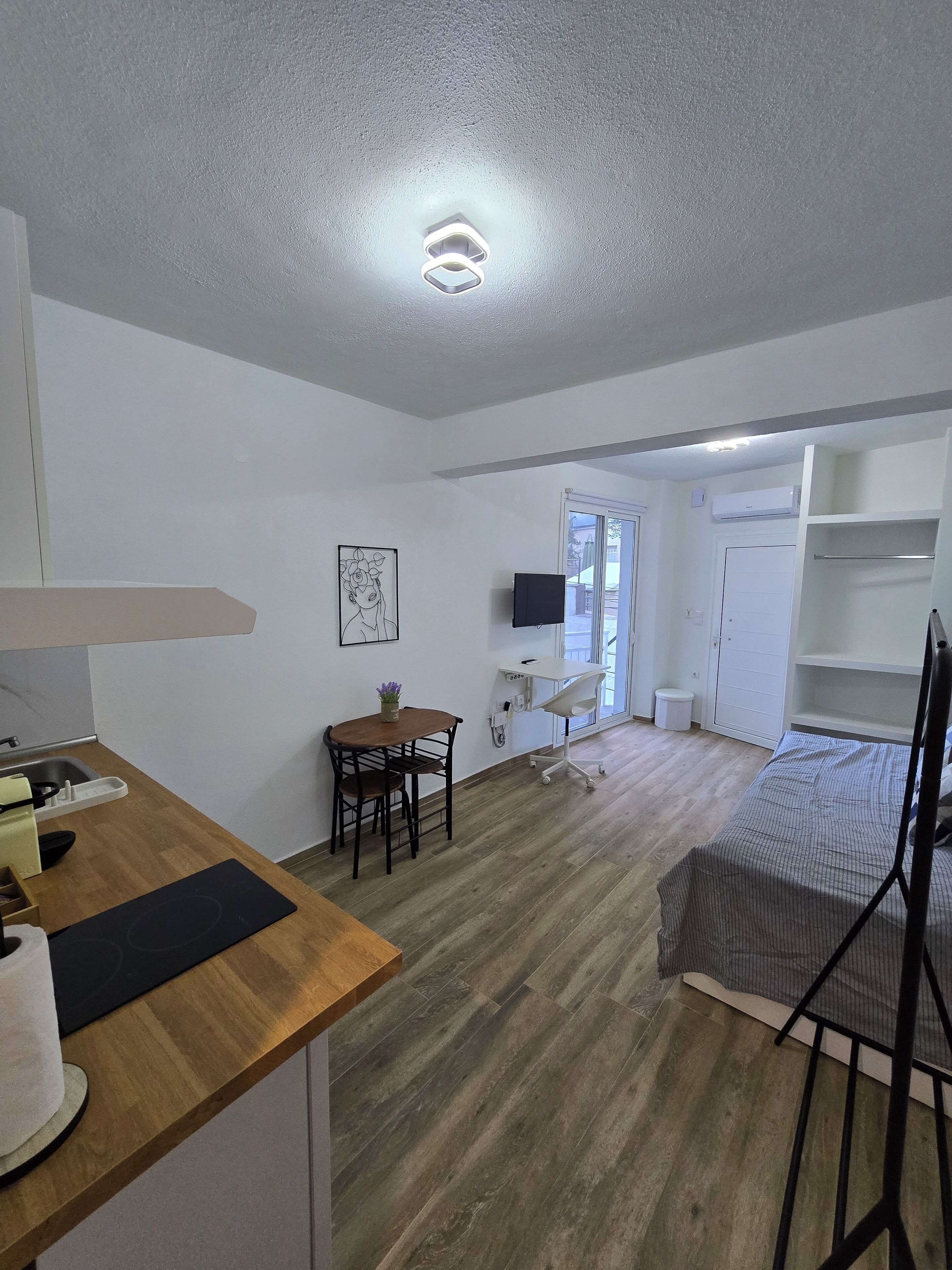 1 間睡房、熨斗/熨衫板、上網、床單