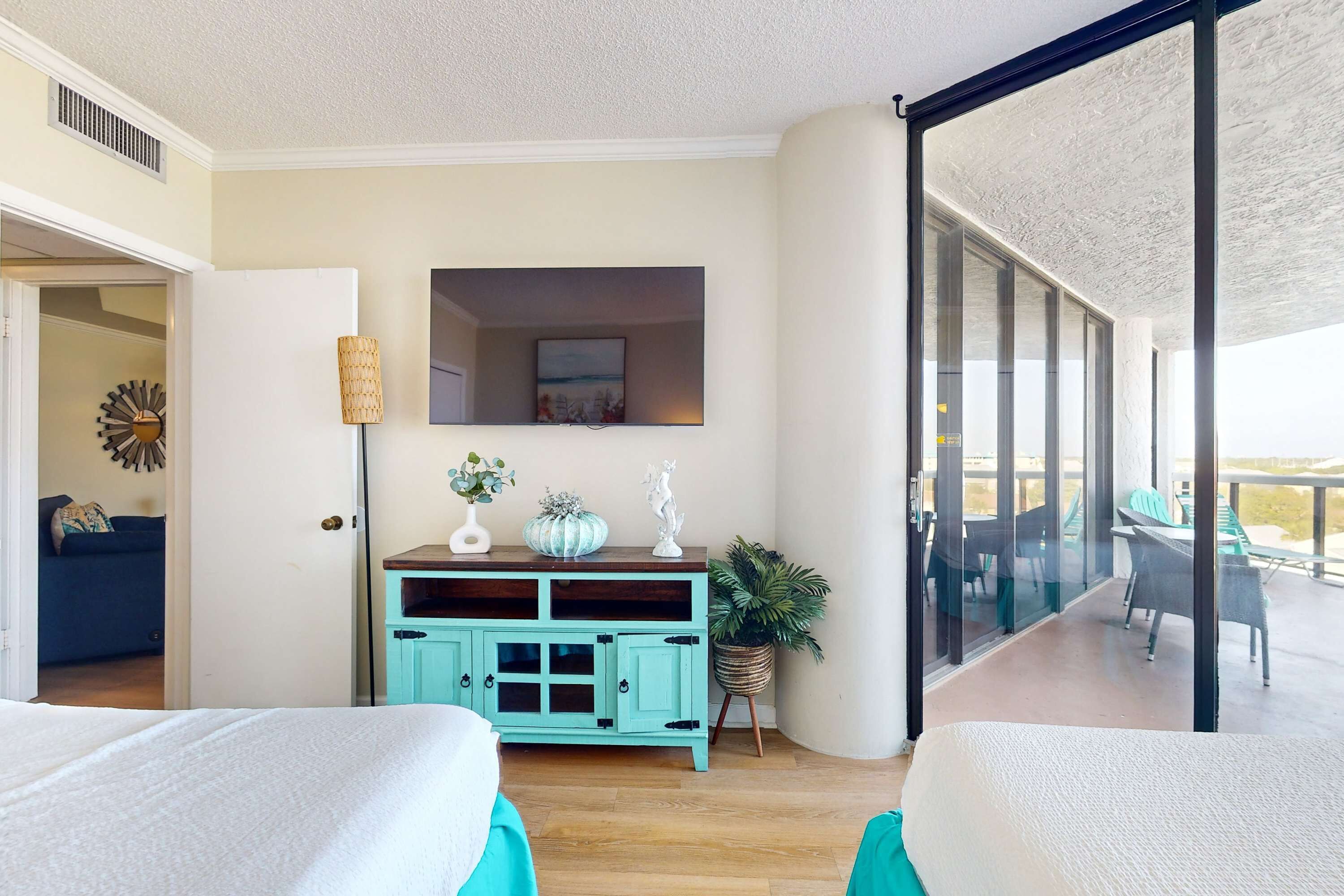 Iron/ironing board, WiFi, bed sheets