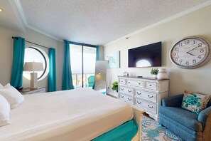 2 bedrooms, iron/ironing board, WiFi, bed sheets - Gulf-front retreat with balcony view, pool, hot tub, easy beach access & service (Miramar Beach)