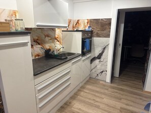 Unclassified image, 4 of 12, button - Apartment "Vierjahreszeiten Frühling" with Private Terrace and Wi-Fi (Bad Langensalza)