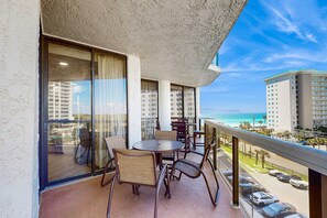 Outdoor dining - Spacious Condo with Partial Ocean Views, Beach Access, & Pools/Hot Tub (Miramar Beach)
