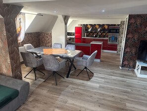 Unclassified image, 2 of 17, button - Apartment “Four Seasons Autumn” with Wi-Fi (Bad Langensalza)