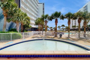 Pool - 3rd Floor Coastal, bright Condo, Beach service included, Steps to restaurants (Miramar Beach)