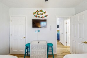 2 bedrooms, iron/ironing board, WiFi, bed sheets - Cozy Coastal on St. George Island (St. George Island)