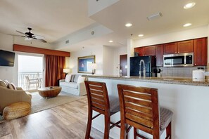 TV, DVD player, offices - Gulf-view condo w/ corner balcony, shared pool, hot tub & easy beach access (Miramar Beach)