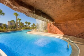 Pool - Gulf-view condo w/ corner balcony, shared pool, hot tub & easy beach access (Miramar Beach)