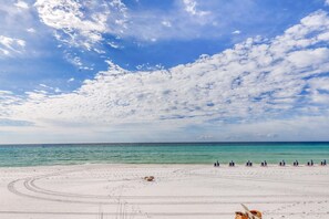 On the beach - Majestic Sun B508 | Beachfront with Pools & Dining (Miramar Beach)