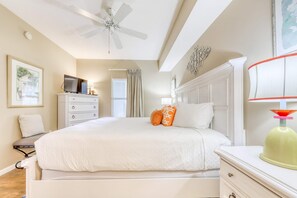 1 bedroom, iron/ironing board, WiFi, bed sheets - Majestic Sun B508 | Beachfront with Pools & Dining (Miramar Beach)